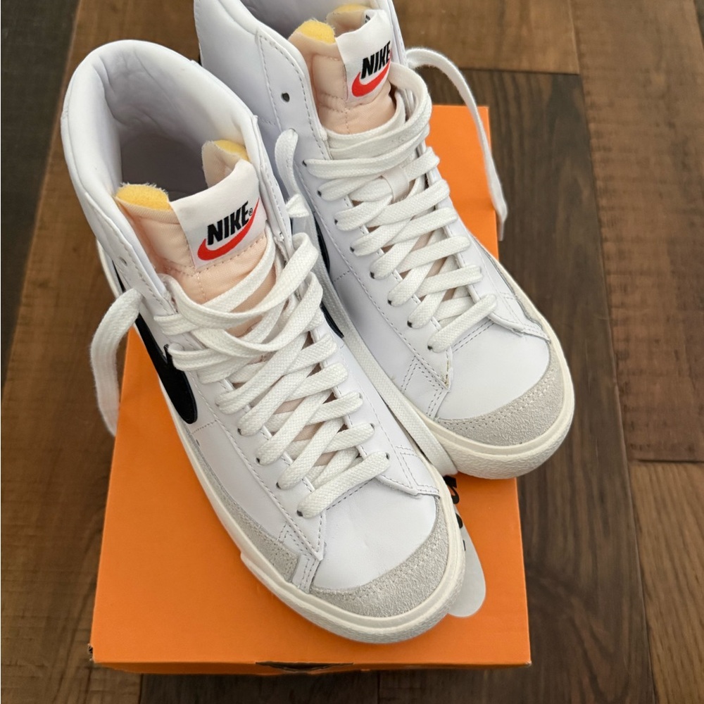 Nike White and Black High-Tops